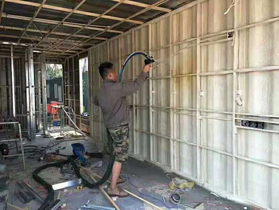 轻钢别墅用耀世保温 喷涂机施工快